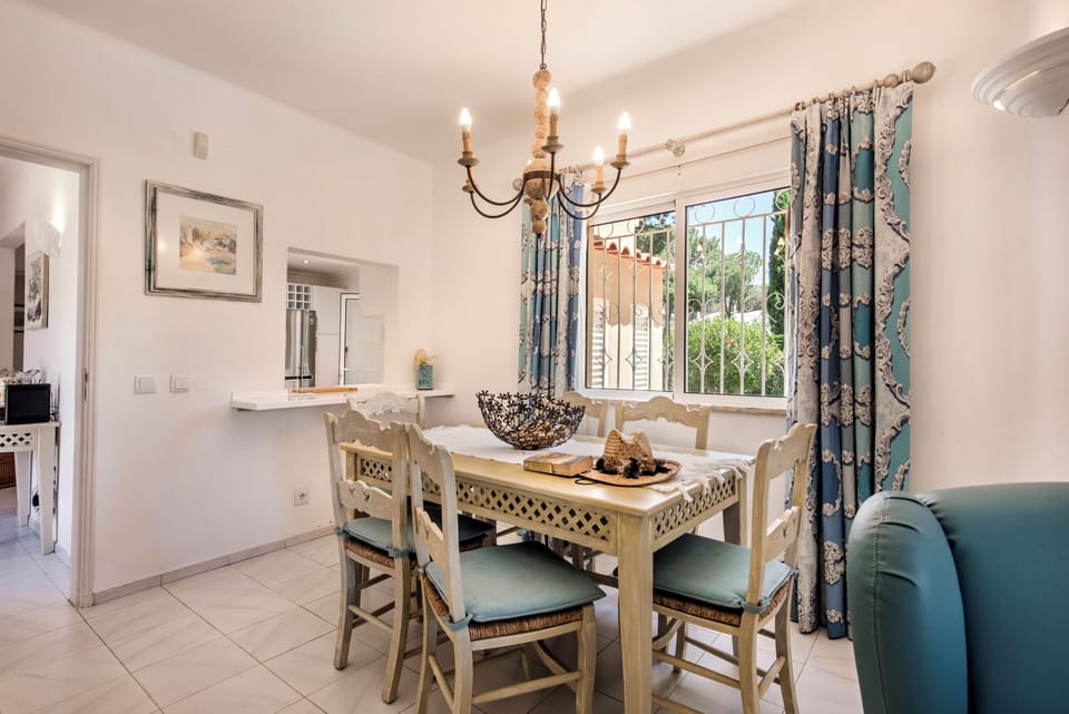 Villa, 4 Bedrooms, Accessible, Smoking | Dining room