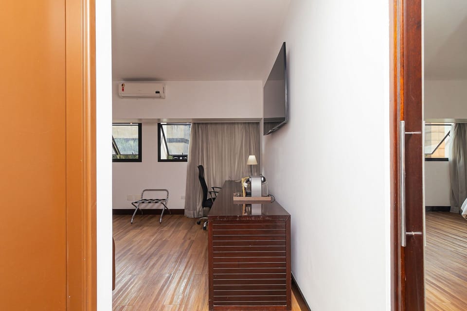 Suite | Interior