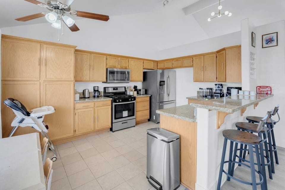 coffee maker, hot water kettle, air fryer, blender, food processor, baking