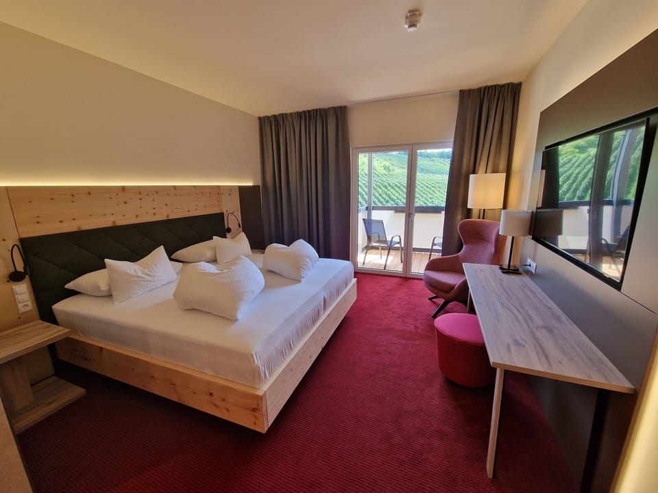 In-room safe, desk, laptop workspace, free WiFi