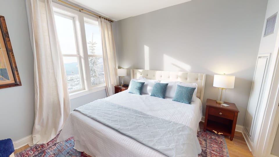Home Decor, Indoors, Cushion, Furniture, Lamp