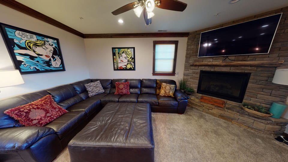 Furniture, Indoors, Living Room, Couch, Screen