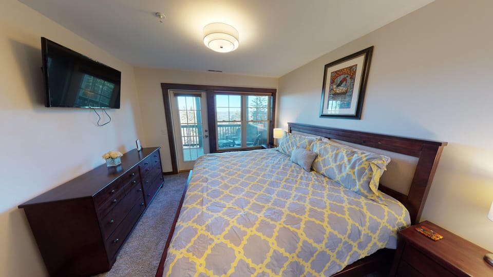 Screen, Bed, Furniture, TV, Indoors