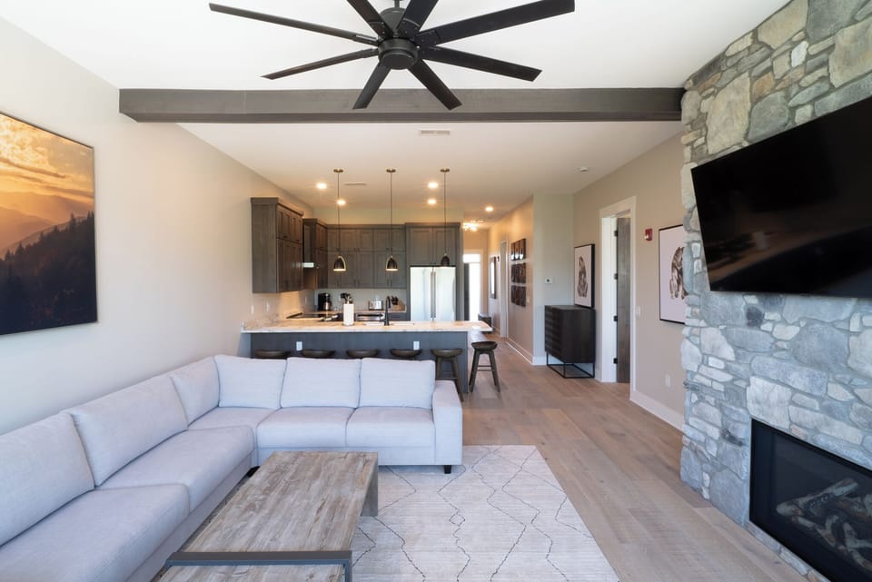 Living Space With A Flat Screen, Gas Fireplace, Queen Sleeper & Balcony Access 