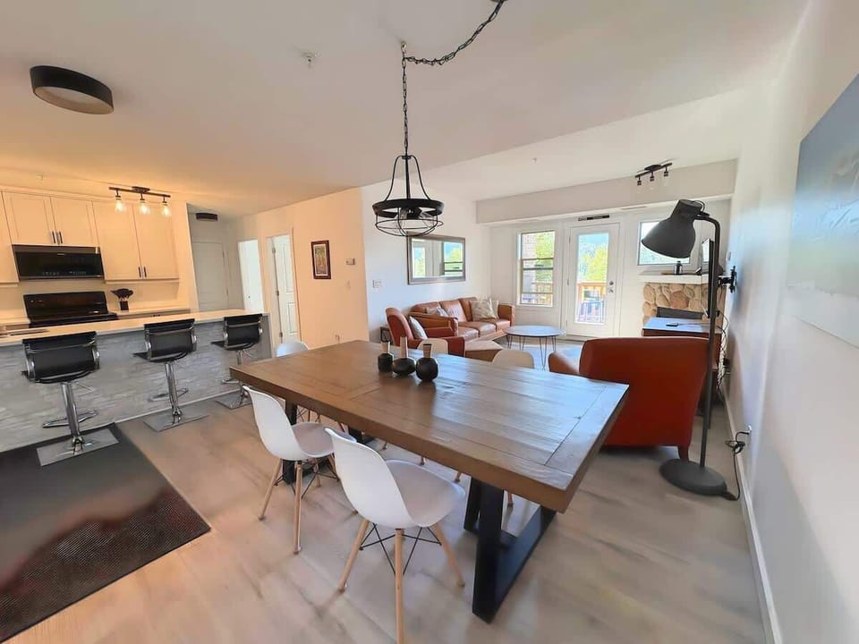 Eat at the table, pull up a bar stool, or sink into the sofa