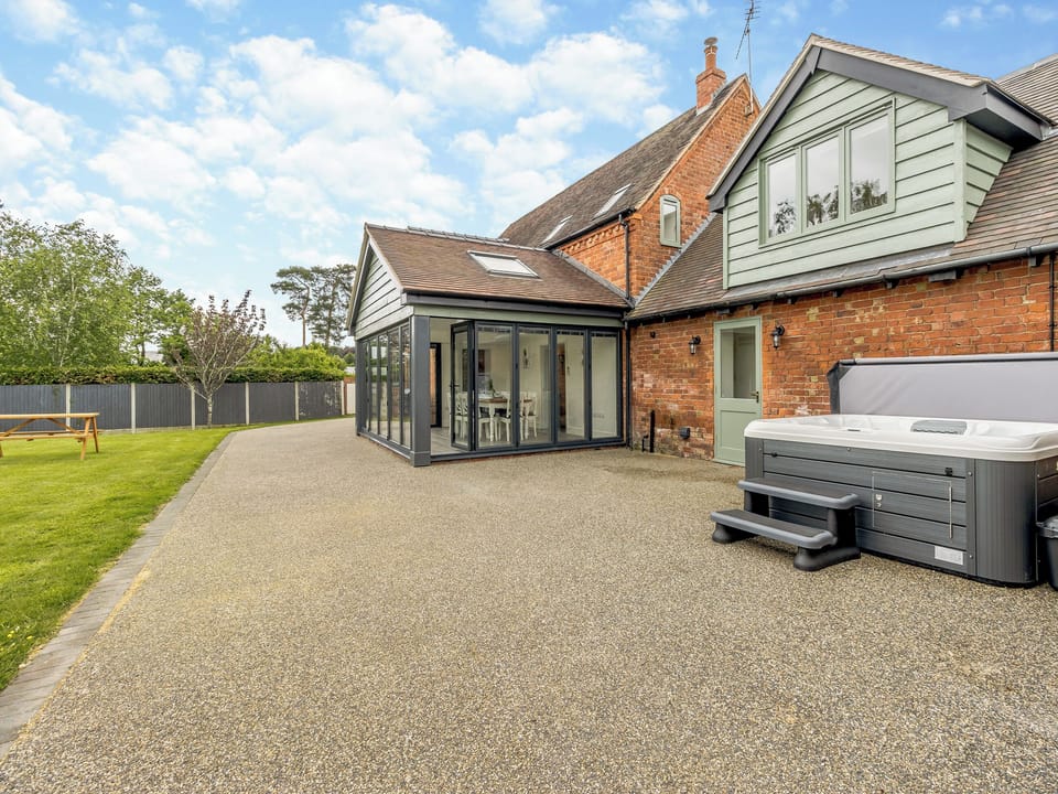 Exterior | Orchard Barns - Barn Escapes, Stapleton