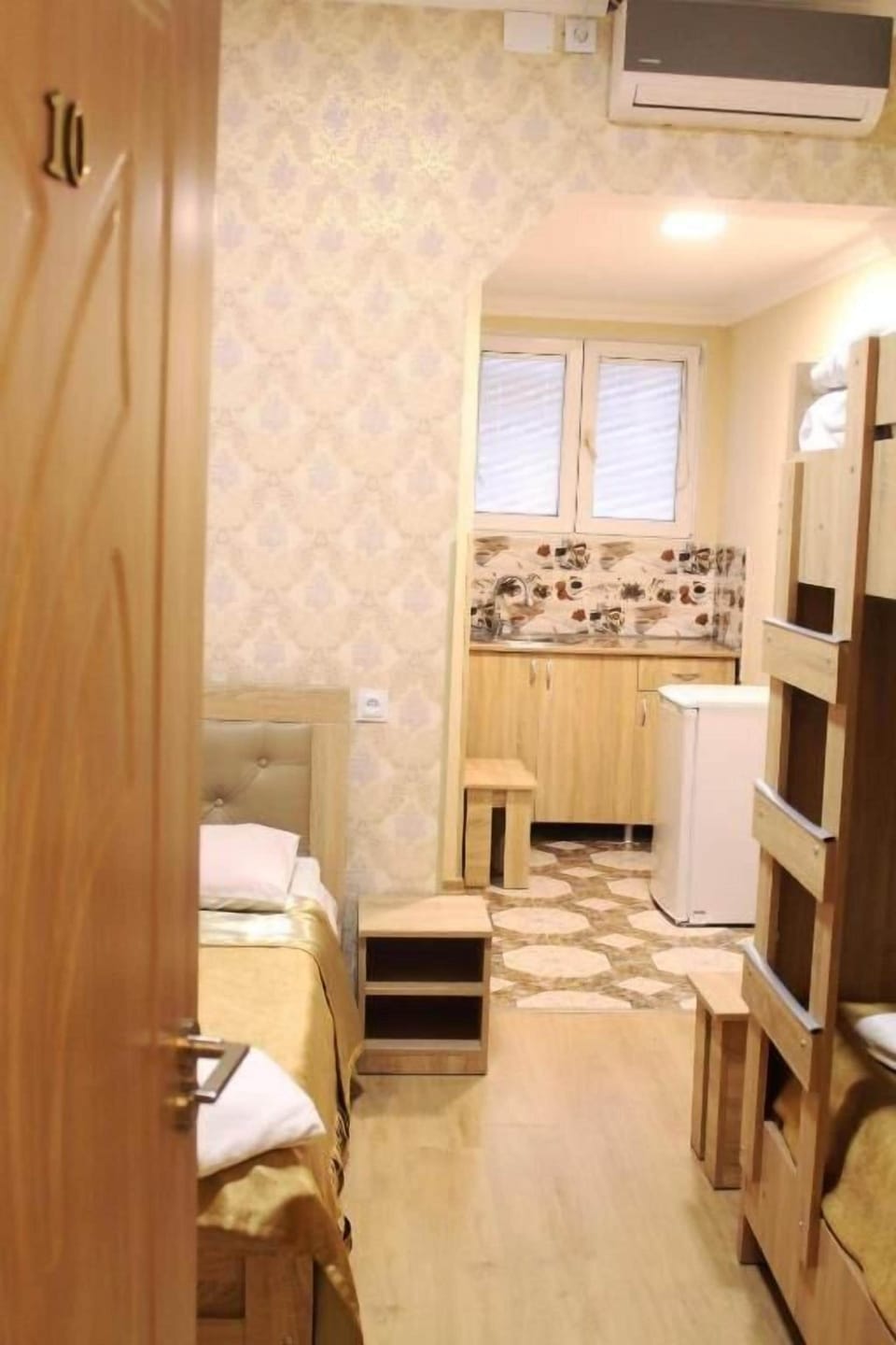 Family Quadruple Room | In-room safe, blackout drapes, soundproofing, iron/ironing board