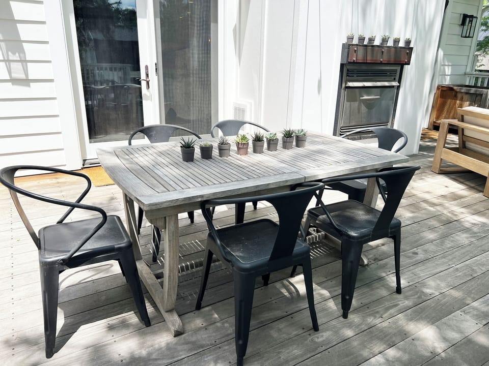 Outdoor dining