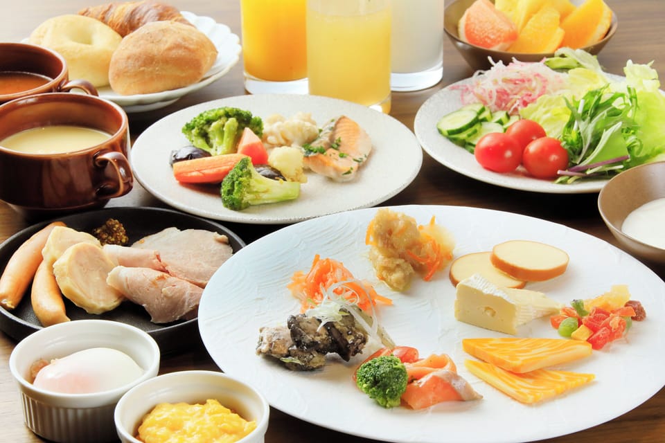 Daily buffet breakfast for a fee