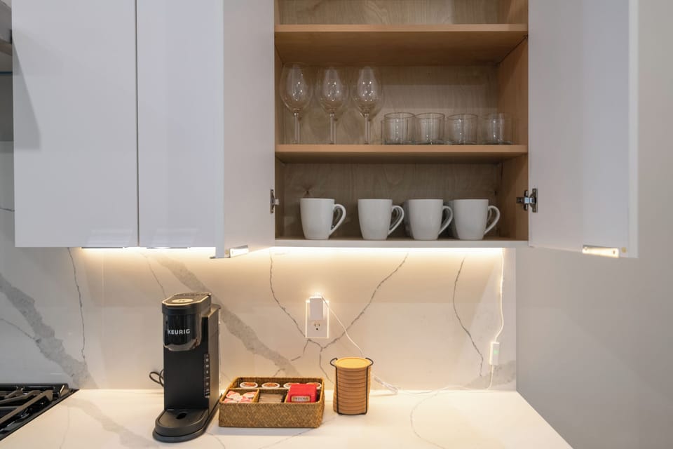 Well equipped kitchen right at your fingertips