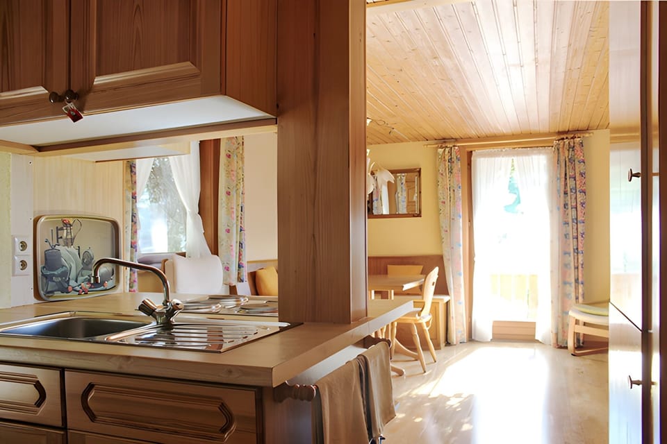 Room, 1 Bedroom, Balcony | Interior