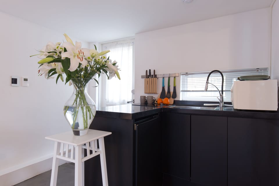 Deluxe Family Suite | Blackout drapes, free WiFi, bed sheets