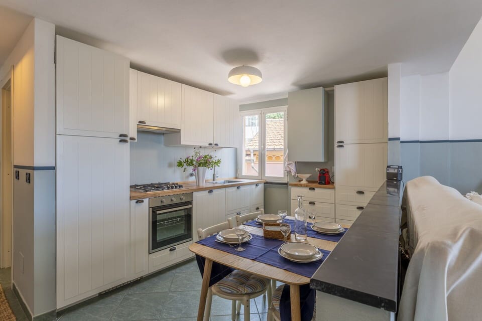 Autumn, Dining Room, Kitchen, Spring, Summer