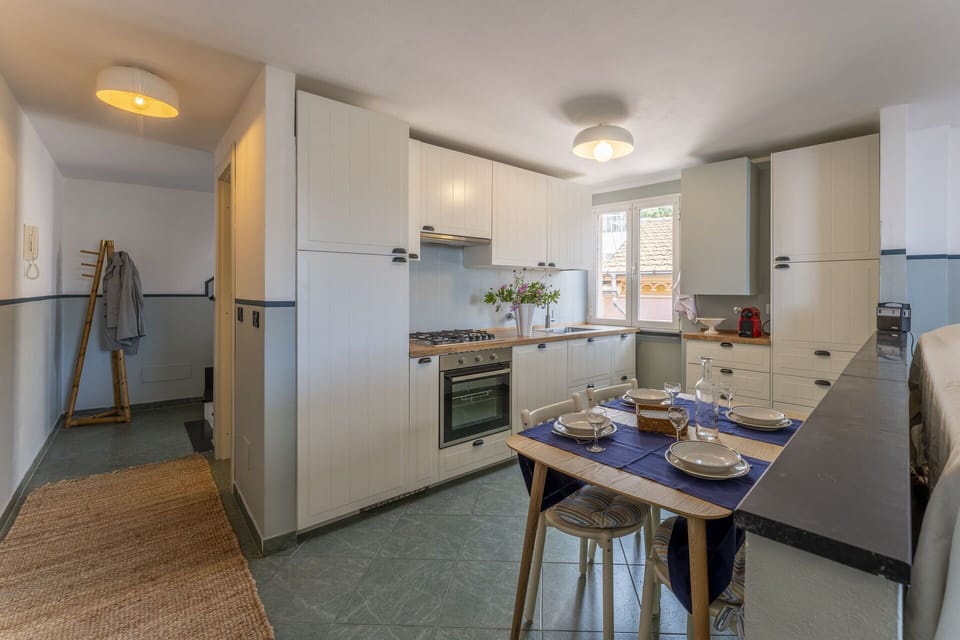 Autumn, Dining Room, Kitchen, Spring, Summer