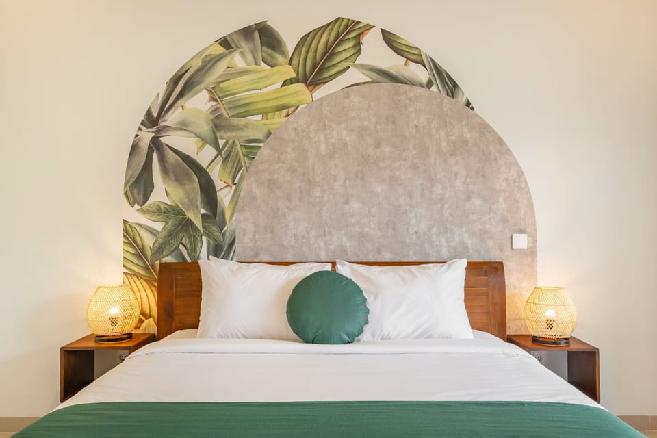 Deluxe Room, Garden View | Desk, laptop workspace, free WiFi, bed sheets