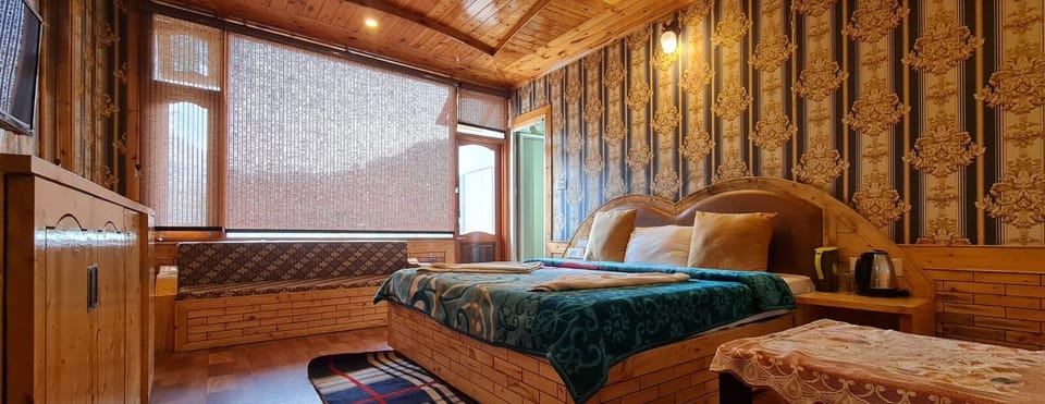 Deluxe Room, City View | Soundproofing, free WiFi