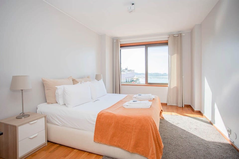 Liiiving in Porto Sea River View Apartment Apartment in Porto
