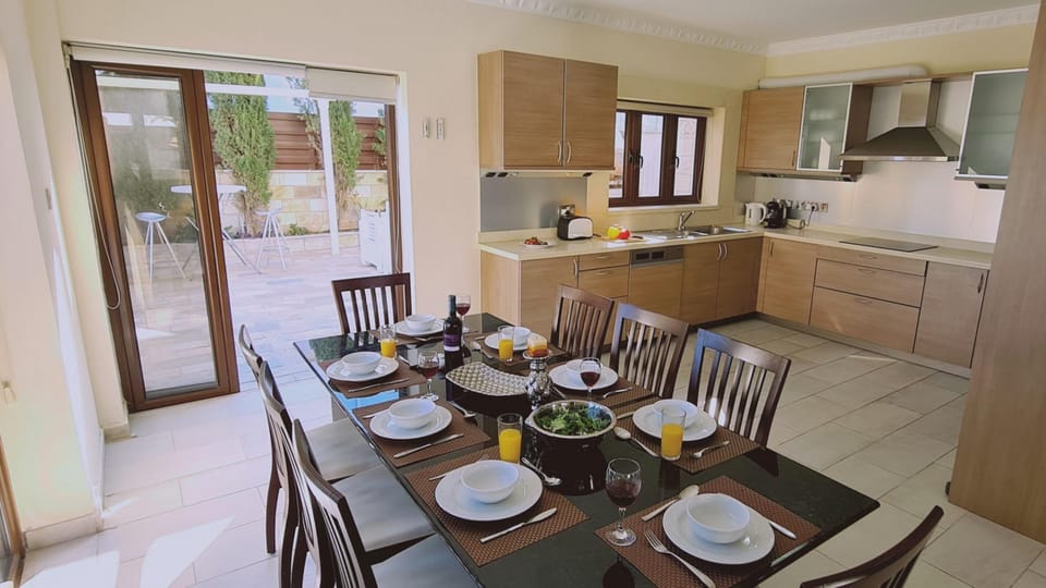 House, Smoking | 4 bedrooms, soundproofing