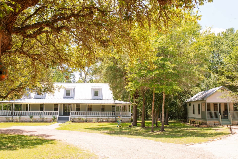 Distance between main house and cottage