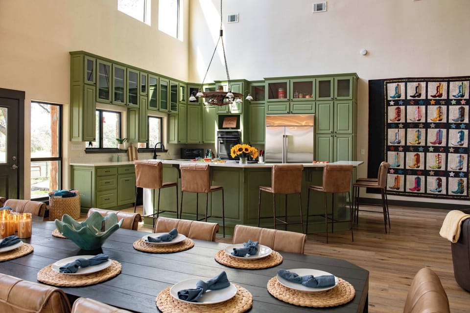 Chef-ready kitchen built for long meals and shared moments. Seats 16 + bar seating for 6.