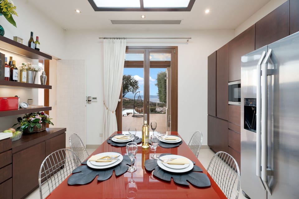 House | 7 bedrooms, soundproofing
