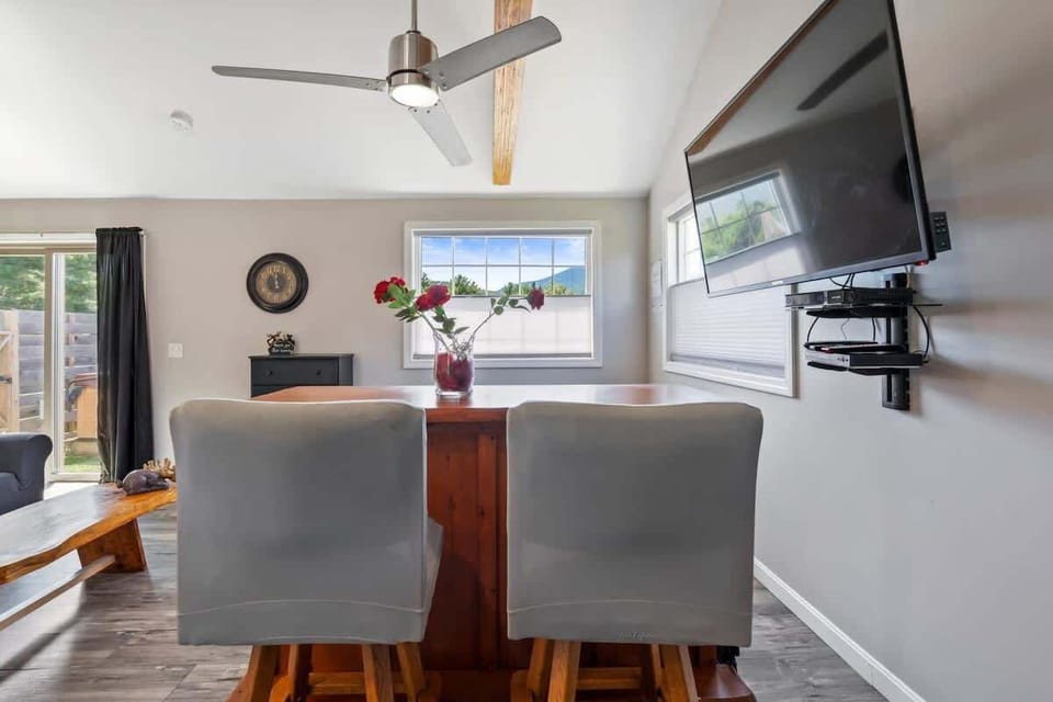 Bar top with Stools