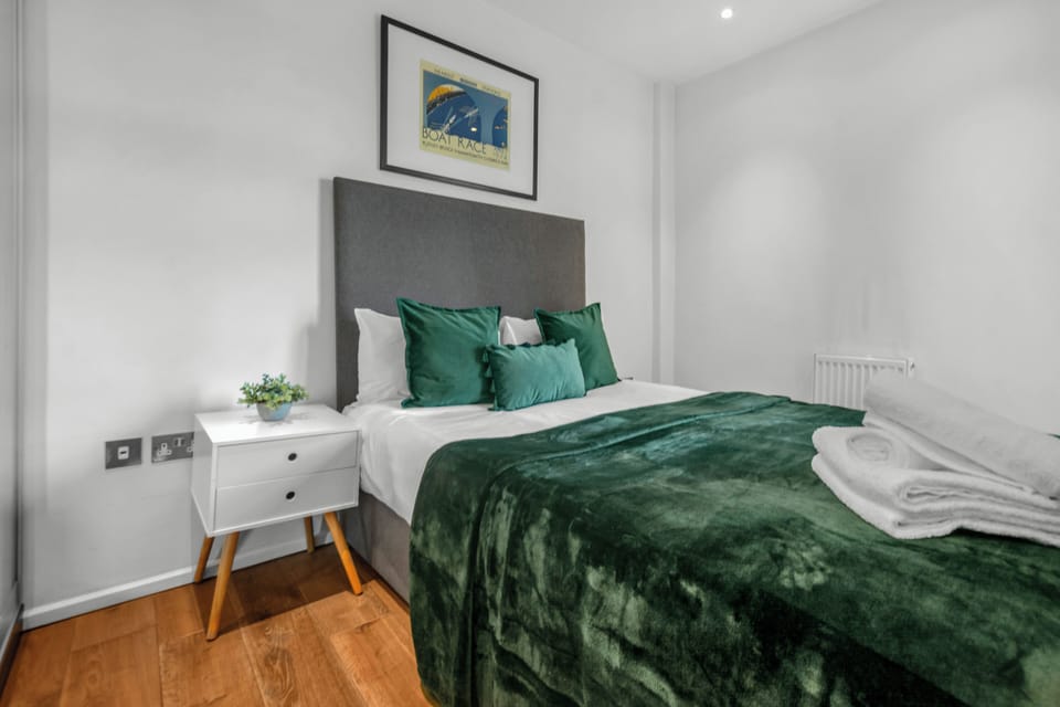 Apartment, 1 Bedroom, Non Smoking, Kitchenette | 1 bedroom, iron/ironing board, free WiFi, bed sheets