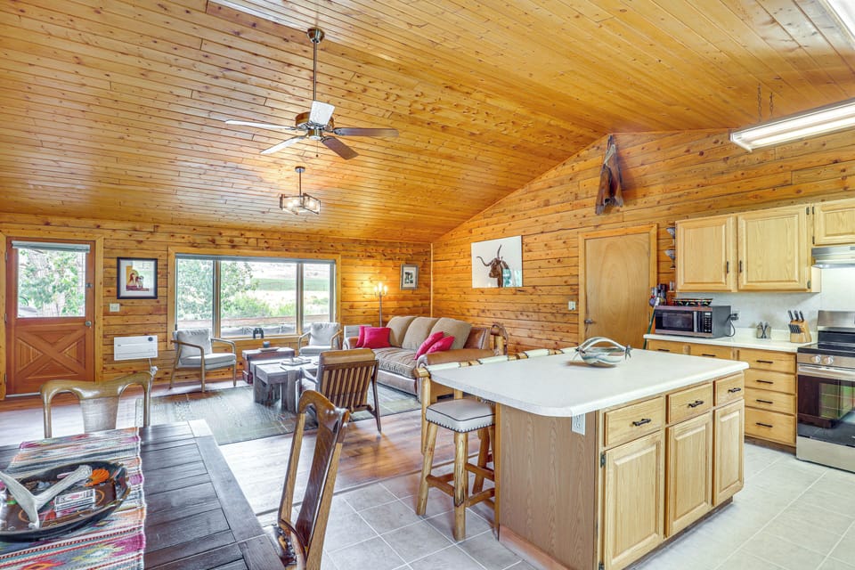 House (3 Bedrooms) | Interior