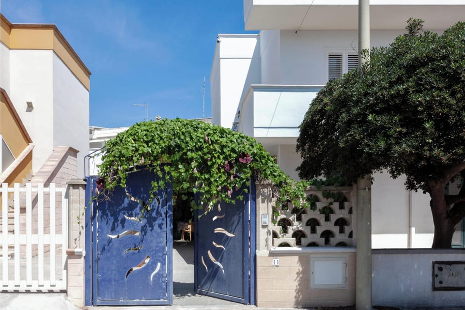 Family House, 2 Bedrooms, 2 Bathrooms (Casa Crystal Near The Sea) | Property grounds