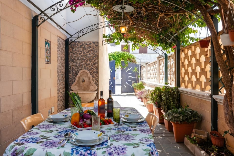 Family House, 2 Bedrooms, 2 Bathrooms (Casa Crystal Near The Sea) | Outdoor dining