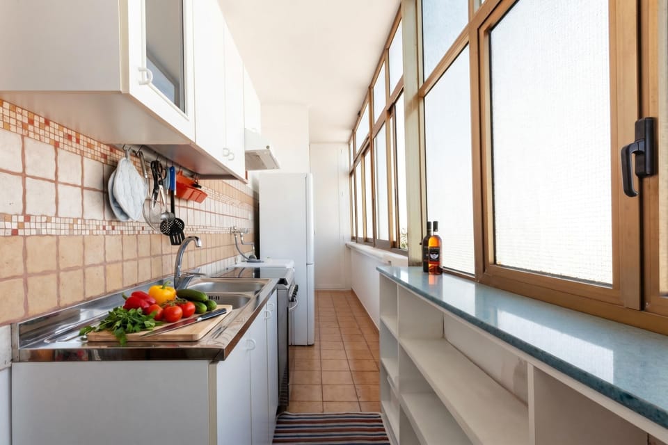 Family House, 2 Bedrooms, 2 Bathrooms (Casa Crystal Near The Sea) | Private kitchen