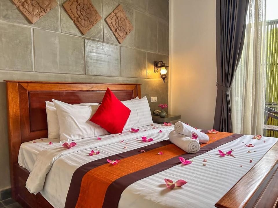 Deluxe Double Room | In-room safe, soundproofing, free WiFi