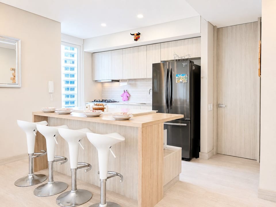 Apartment, 2 Bedrooms, Hot Tub | Private kitchen | Full-size fridge, microwave, oven, stovetop
