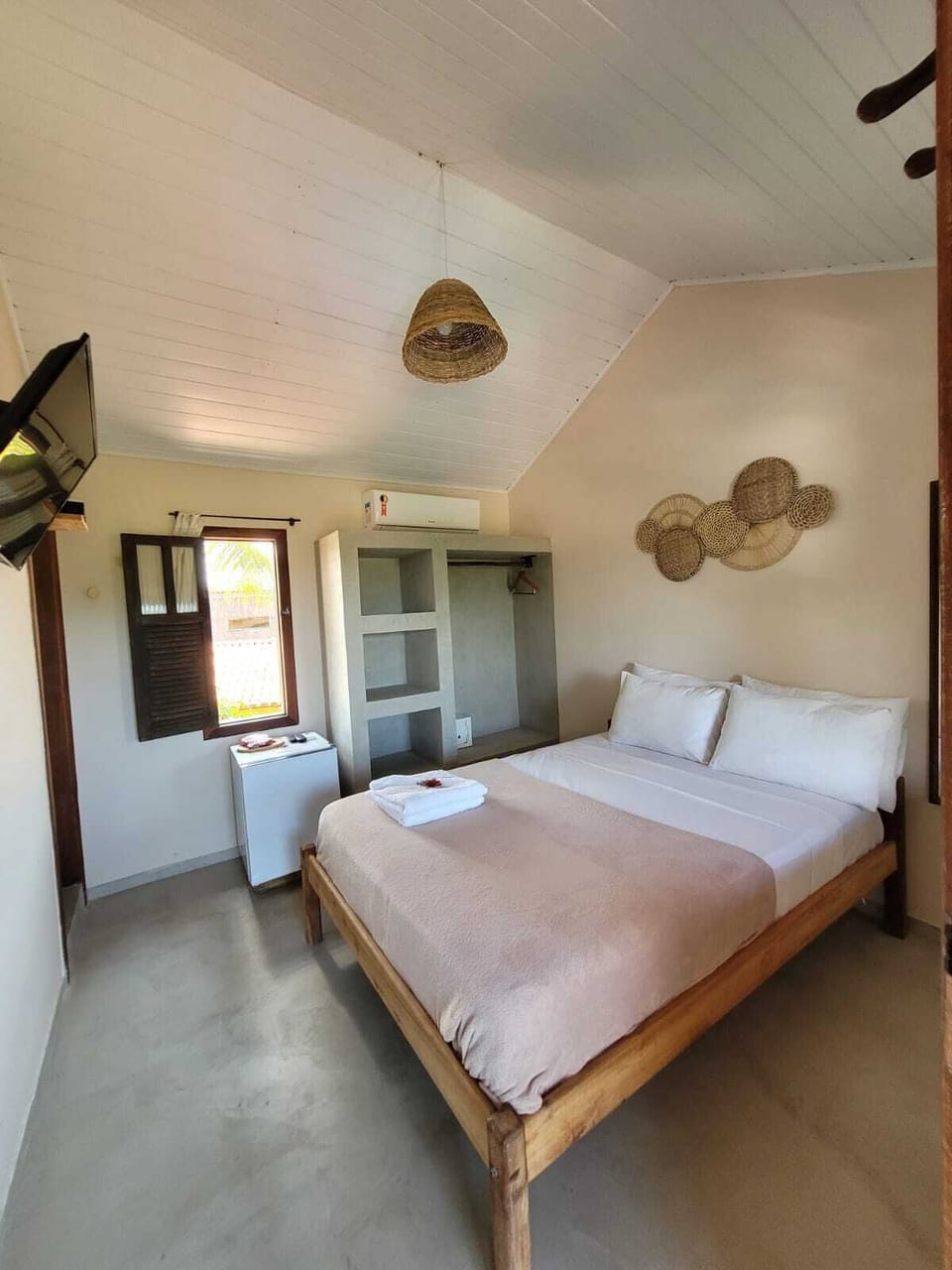 Superior Double Room, Pool View | Free WiFi, bed sheets