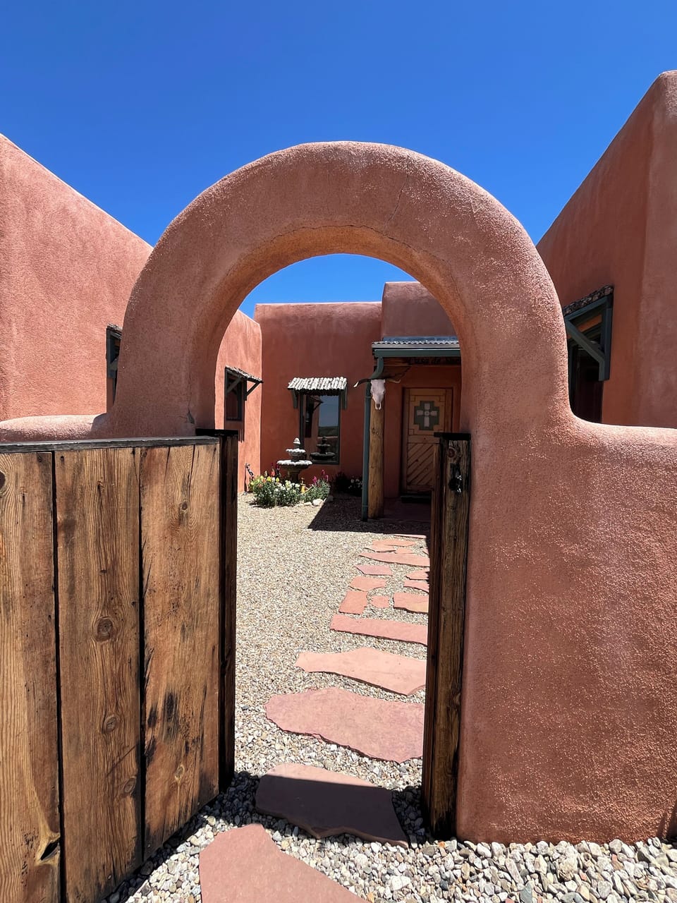 Entryway arch