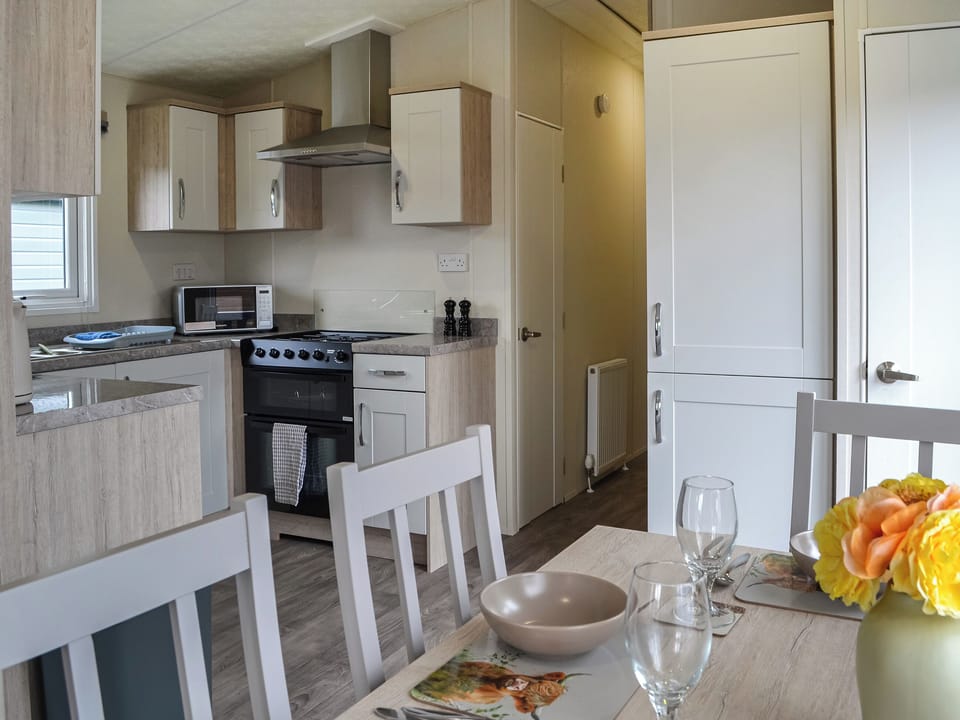 Kitchen/diner | Lodge 9 - Bridlington Holiday Park - Bridlington Lodges, Carnaby, near Bridlington
