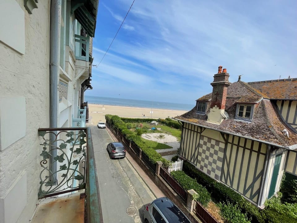 Beach/ocean view