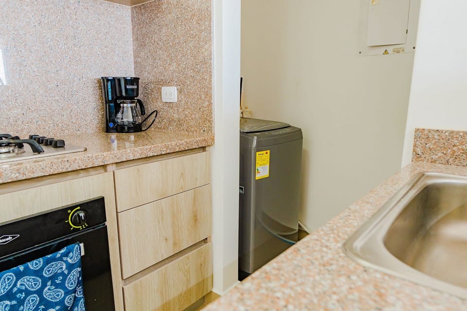 Basic Apartment | Private kitchen | Cookware/dishes/utensils