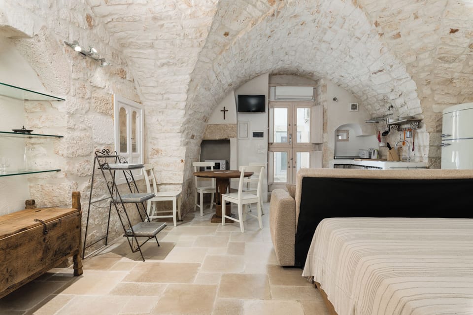 Apartment | Free WiFi, bed sheets