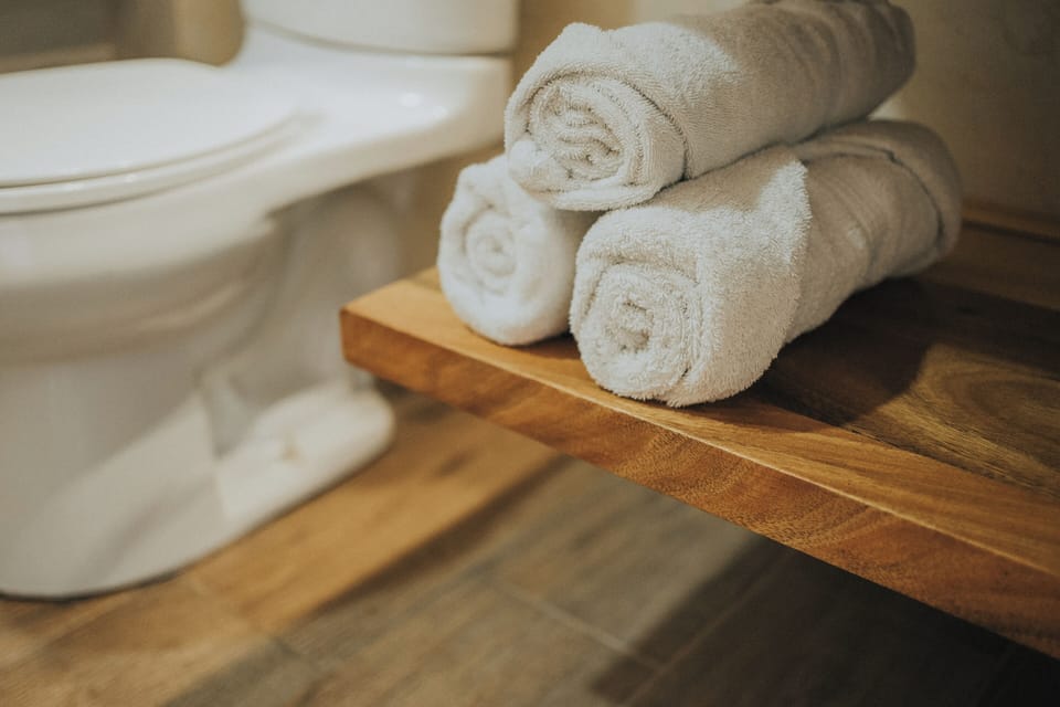 Family Suite, Vineyard View | Bathroom | Free toiletries