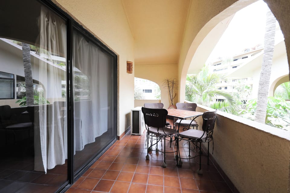 Spacious Wrap Around Patio