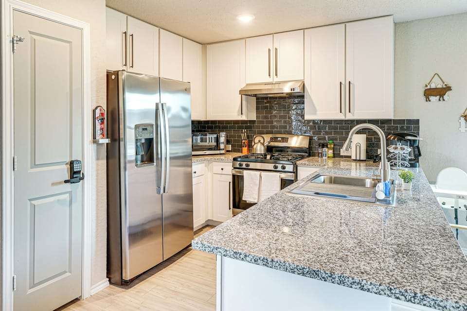 Kitchen | Cooking Basics | Drip & Keurig Coffee Makers | 1st Floor