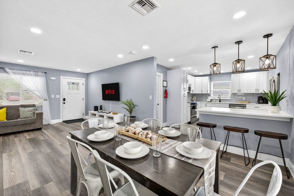 Dining Area with seating for six