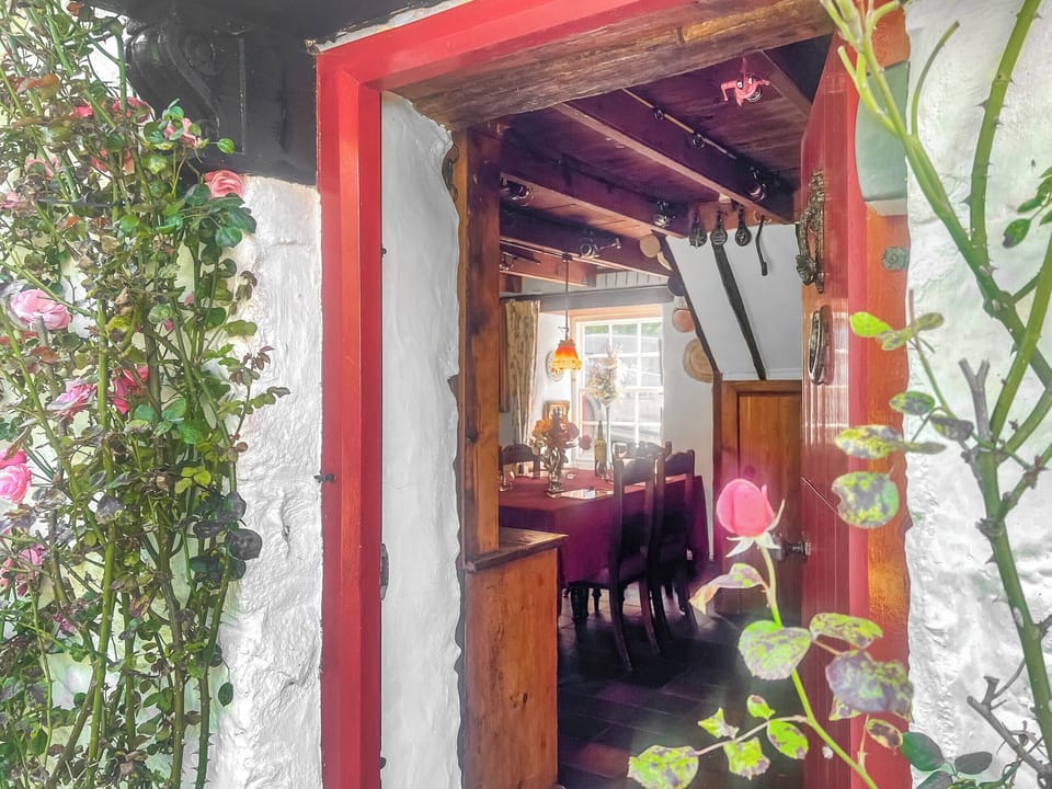 Exterior | Monthly Tutor&rsquo;s Cottage, Fishguard