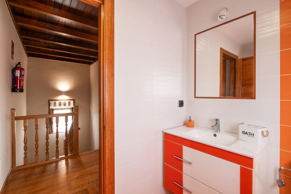 Bathroom,Bath