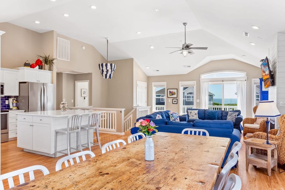 Enjoy a meal together in the Dining Area!