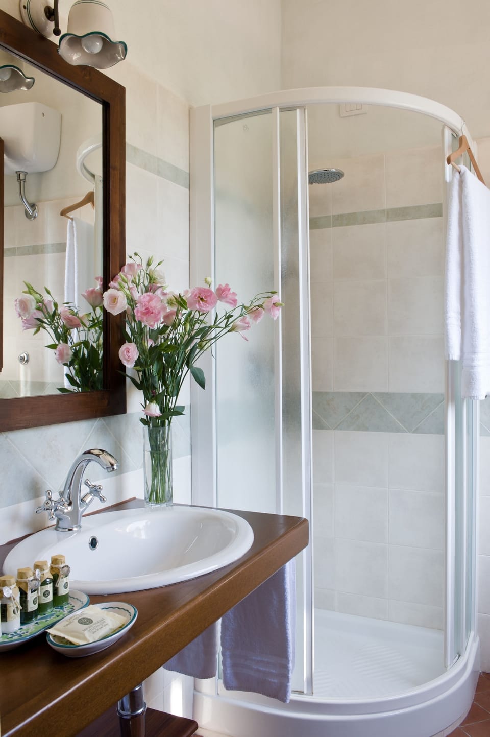 Superior Double Room, Non Smoking, Park View | Bathroom | Free toiletries, hair dryer, slippers, bidet