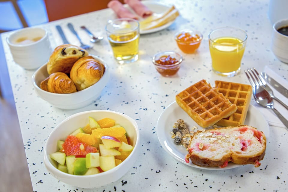 Daily buffet breakfast for a fee