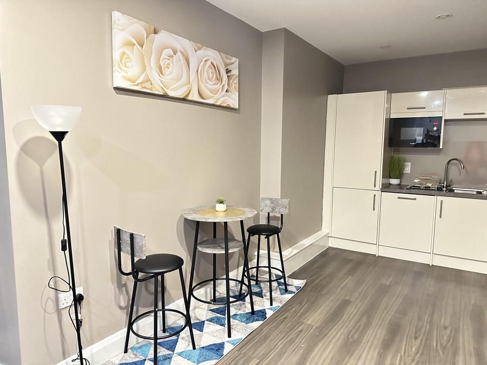 Apartment | Dining