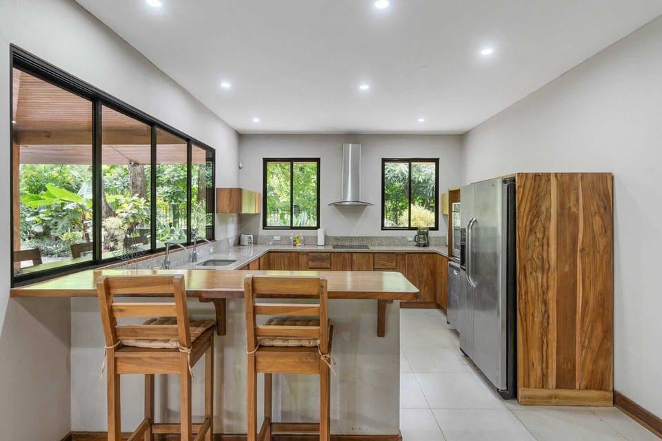 Breakfast bar